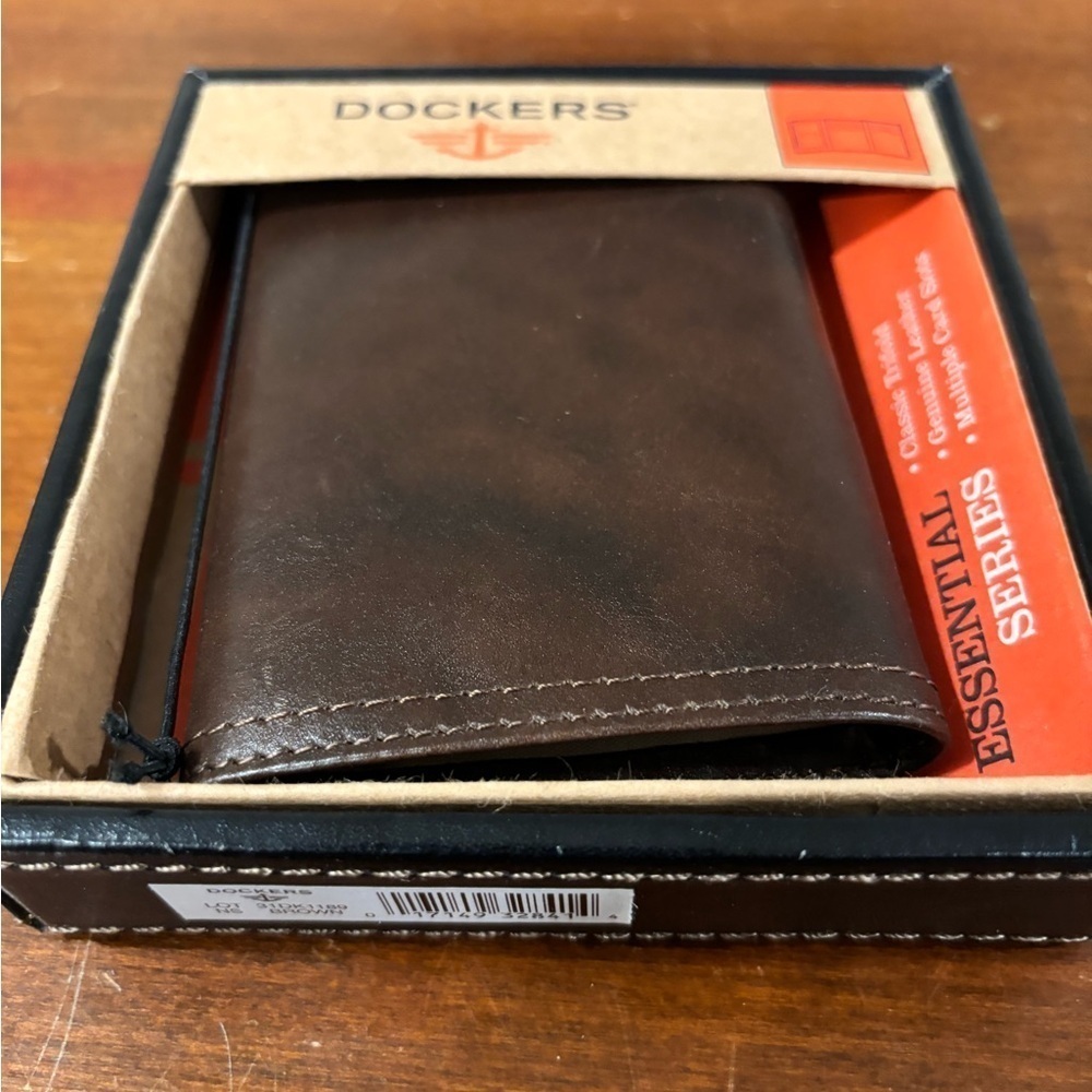 New In box wallet​​​​​​ - Picture 2 of 6